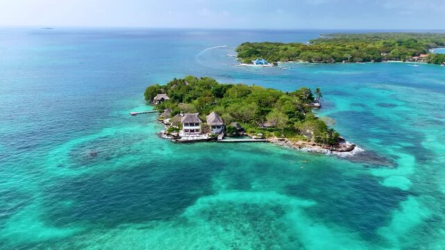 Vista aérea de una isla privada en el archipiélago del Rosario